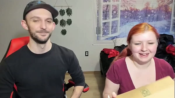 Animour Sex Machine Thrusting Dildo Unboxing i masturbacja z Sophią Sinclair i Jasper Spice