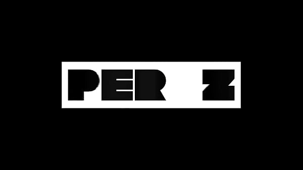 Biuro macochy pieprzy się z dyrektorem, by oczyścić imię pasierba