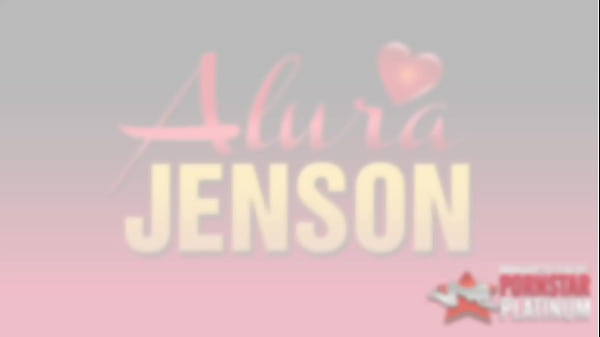 Blondynka PAWG Alura Jenson ujeżdża wielkiego kutasa od nieznajomego!