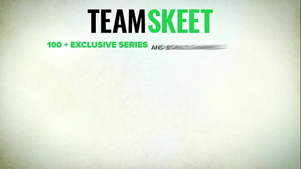 Clara Trinity przyjmuje dużego kutasa jak mistrzyni – TeensLoveBlackCocks x TeamSkeet