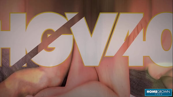 Czarna laska Eva Parker wypełnia swoją cipę masywnym dildo
