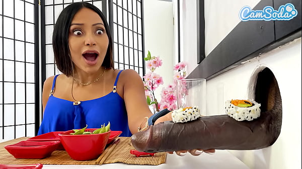 Duże cycki lesbijek MILFs Sushi Glory Hole Experience – BBC Blowjob i urocza azjatycka nastolatka