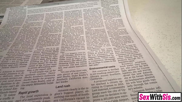Duży tyłek filigranowa ruda nastolatka potrzebuje swojego stepbrosa dużego kutasa