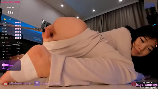 Erilee ujeżdża maszynę dildo & dildo