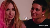 Ersties: Amatorki cieszą się lesbijskim seksem po randce