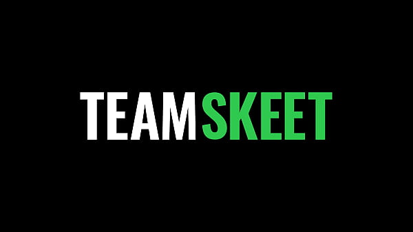 Gorąca nowa dziewczyna imponuje w swojej pierwszej scenie porno – TeamSkeet