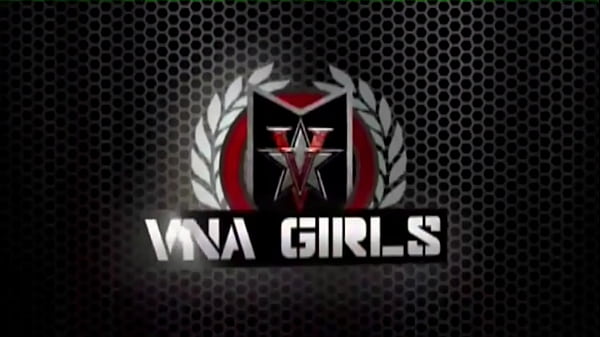 Gorąca wymiana i akcja! MILF Sara Jay i nienasycona Daisy Rock podniecają Sensi!