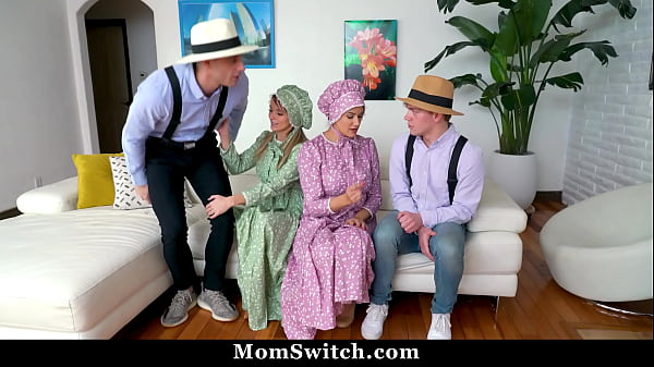 Gorące lesbijki planują pokazać swoim pasierbom, jak dobrze bawić się z mamą – Momswitch