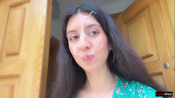 Hottie przegrała mecz i musiała chodzić ze spermą na twarzy – Cumwalk