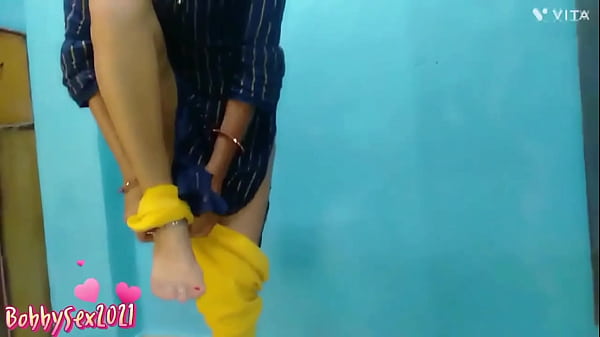 Indyjska gorąca dziewczyna została zerżnięta w pozycji stojącej na jednej nodze, Full HD hindi sex video