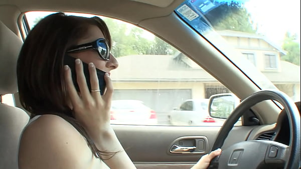 Lexi Bloom to nastoletnia opiekunka do dzieci, która płaci kutasem za SQF