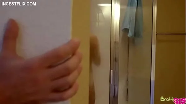 Lily Adams w Zabawie z moją przyrodnią siostrą