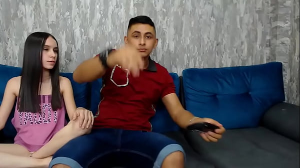 Macocha patrzy, jak jej pasierbica pieprzy się z zięciem