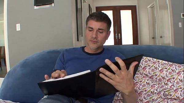 Mika Sparx jest zalaną spermą dziewczyną z sąsiedztwa SQF
