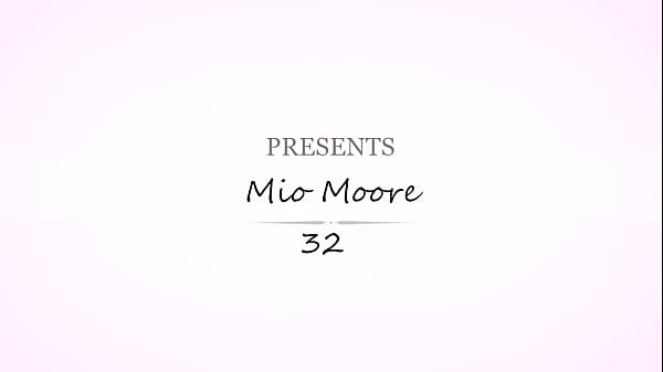 Mio Moore Dojrzała przyjemność
