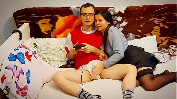Mój przyrodni brat nie spodziewał się, że zabiorę mu dziewictwo