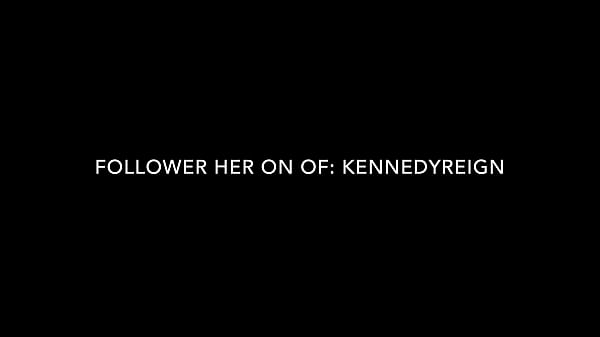 MOJA NIEGRZECZNA PRZYRODNIA SIOSTRA KRÓLOWA KENNEDY