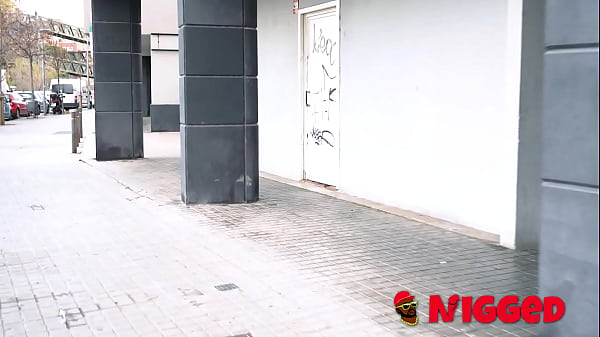 Moja przyjaciółka Nuria Millan chce, żeby czarny facet zerżnął jej tyłek, Jesus Reyes, proszę, zrób to na Nigged