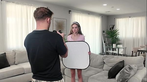 Nieśmiała nastolatka uwielbia pieprzyć BTS – Daisy Fox