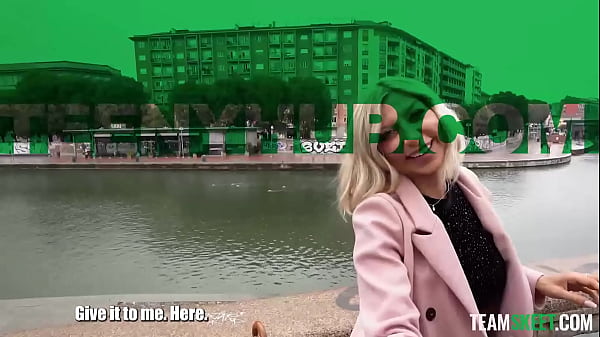 Od kawy do sypialni: Dziarskie cycki i mokra cipka Milan Hottie są walone przez wielkiego amerykańskiego kutasa!