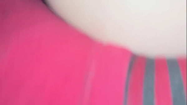 Ojczym codziennie podkrada i kremuje drobną 18-letnią pasierbicę