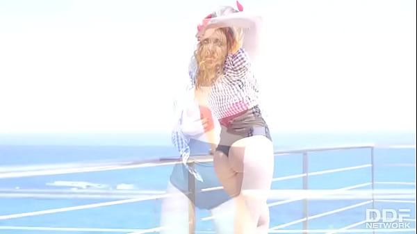 Olśniewający debiut Pinup Girl