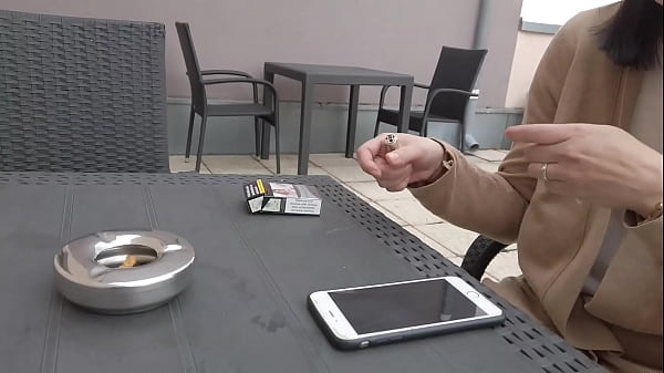 Palenie na tarasie z moją dziewczyną Dwa filmy