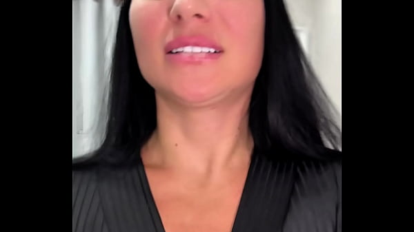 Po tygodniu bez seksu MILF jeździ ostro i połyka spermę