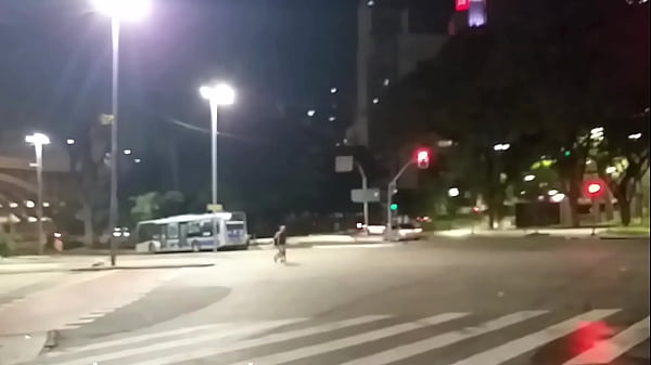 Potrzebująca żona, która umierała, by się pieprzyć, a jej mąż myślał tylko o graniu w gry wideo.