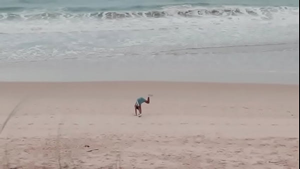 Publiczny seks na plaży i cipka wypełniona w domu braci – Nati Roza