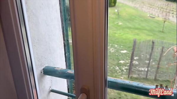 Sally i Jade, dwie piękne niegrzeczne dziewczyny, jedzą nawzajem swoje cipki