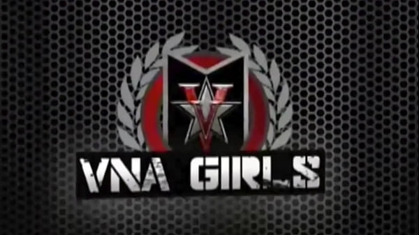 Seks na świeżym powietrzu przy basenie! Alana Cruise ujeżdża i doje Alex Legend!