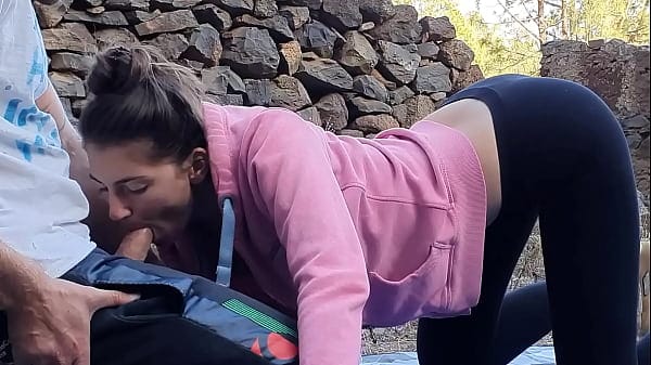 Seks na świeżym powietrzu z 18yo Hot Brunette Teen Babe