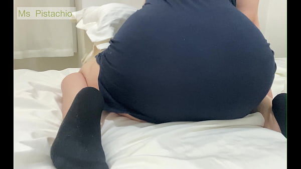 Sexy Step Sister chce się masturbować i zarabiać pieniądze