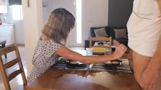 Sikałem na moją dziewczynę, gdy jadła śniadanie _ CZĘŚĆ 1 (NOWE WIDEO)