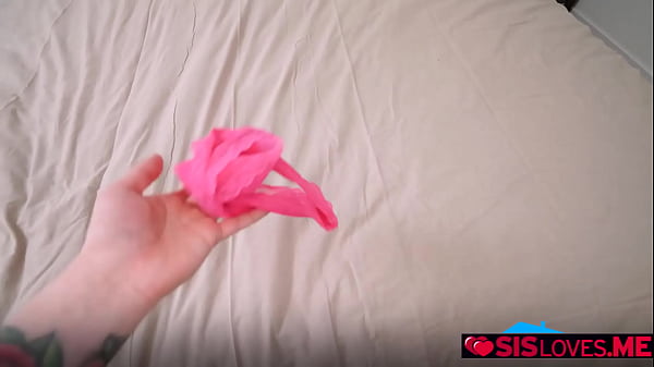 Siostra Ria ROse fantazjuje o byciu małą dziwką swojego przyrodniego brata i dojeniu go do sucha przez cały czas