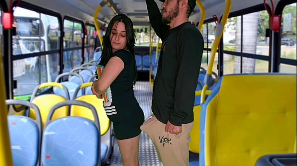 Student obmacywany w autobusie w miejscu publicznym!