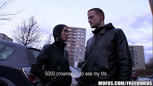 Szalona czeska para płaci gotówką za trójkąt