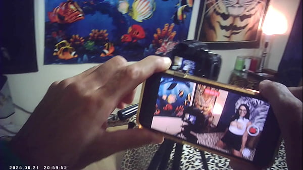 ZA KULISAMI SESJI PORNO AZJATYCKA LASKA SPOTYKA WŁOSKĄ MASZYNĘ DO FUNTÓW I SSIE WŁOSKIEGO KUTASA