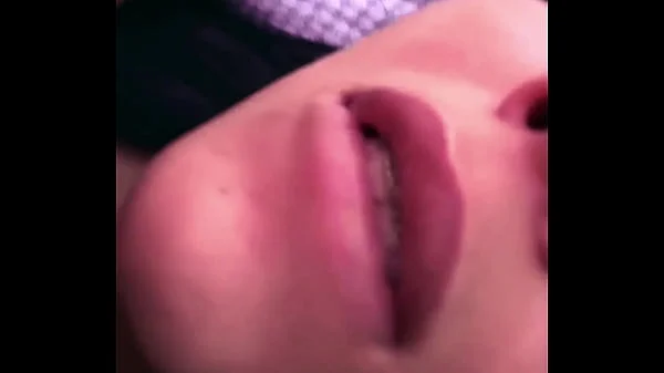 ZAJDĘ W CIĄŻĘ, JEŚLI NADAL BĘDZIESZ MNIE FASZEROWAĆ MLEKIEM – JOI ASMR