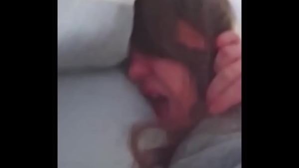Żona potajemnie zdradza męża – gorące domowe wideo